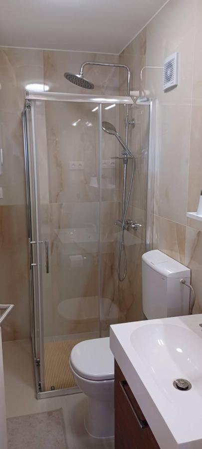Studio Apartman Four Pearls Karlovac Exterior photo